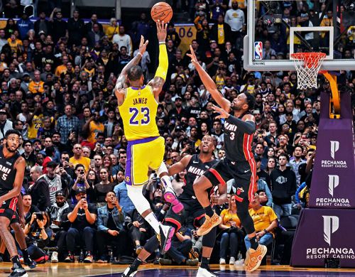  西蒙斯：布鲁克林篮网的新篇章与挑战